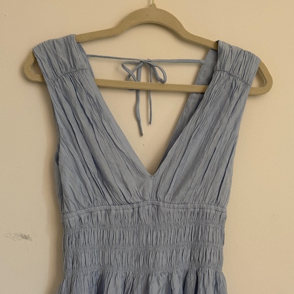 Abercrombie & Fitch Crinkle Textured Smocked Waist Maxi Dress in Blue Grecian - Picture 7 of 10